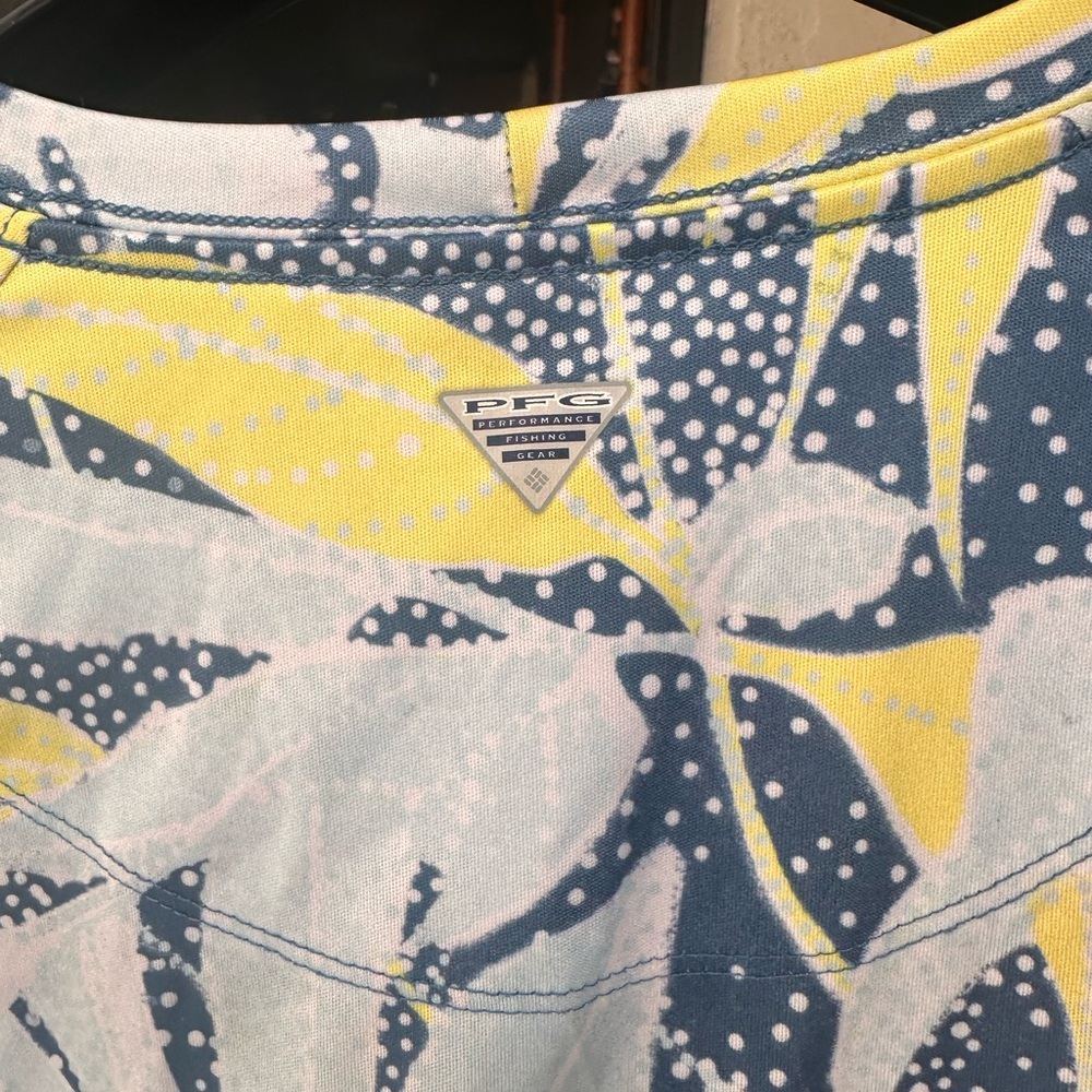 COLUMBIA | Blue & Yellow Floral Patterned PFG Omni-shade Long Sleeve Size L - Picture 4 of 8